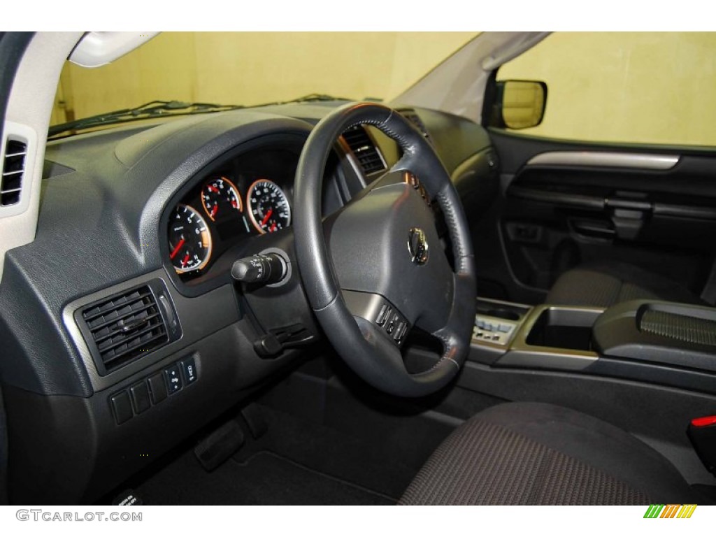 2010 Armada SE - Tuscan Sun Red Pearl / Charcoal photo #11