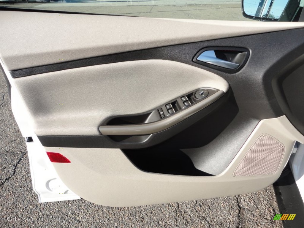 2012 Focus SEL 5-Door - White Platinum Tricoat Metallic / Stone photo #13