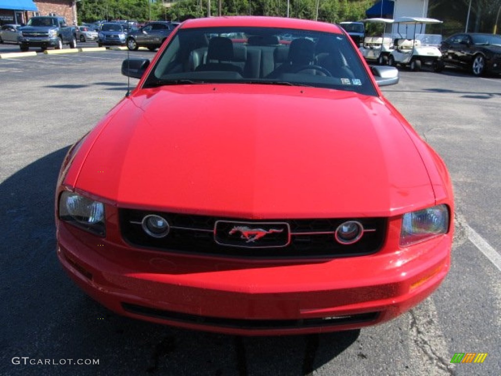 2006 Mustang V6 Deluxe Coupe - Torch Red / Dark Charcoal photo #4