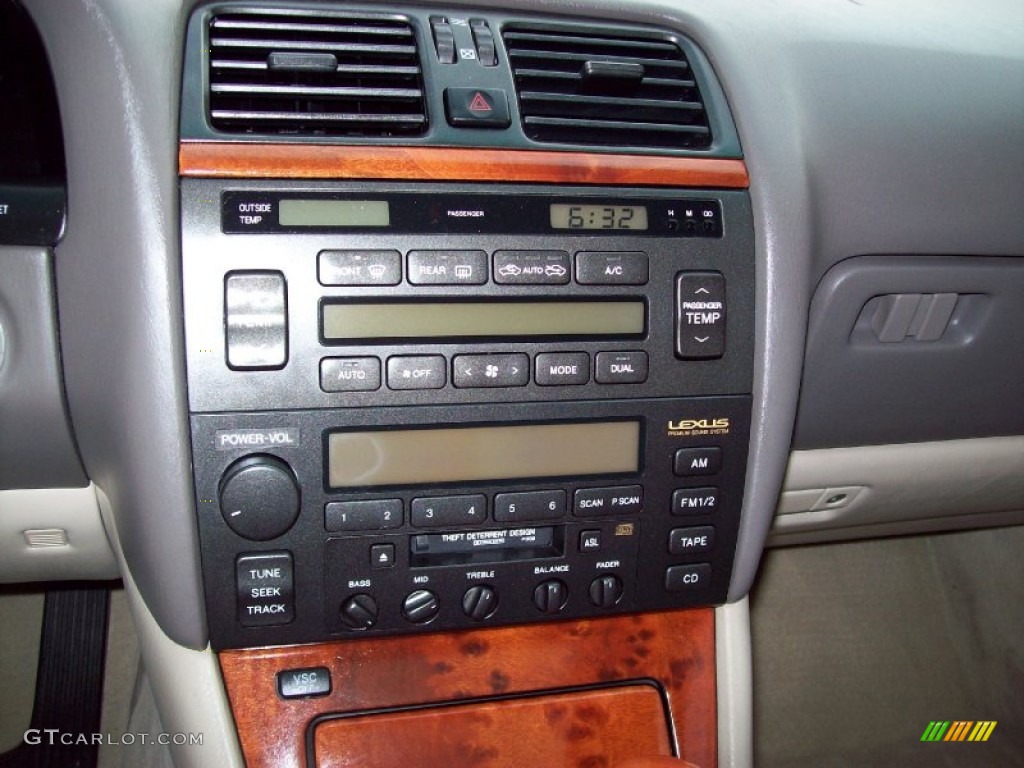 1998 Lexus LS 400 Controls Photo #53293365