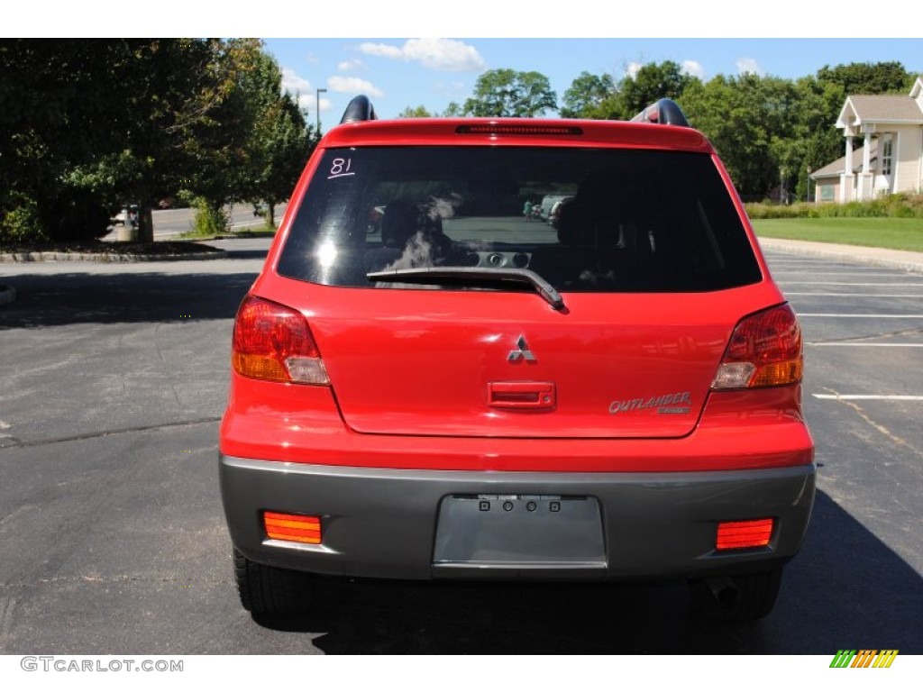 2004 Outlander LS AWD - Phoenix Red / Charcoal photo #5