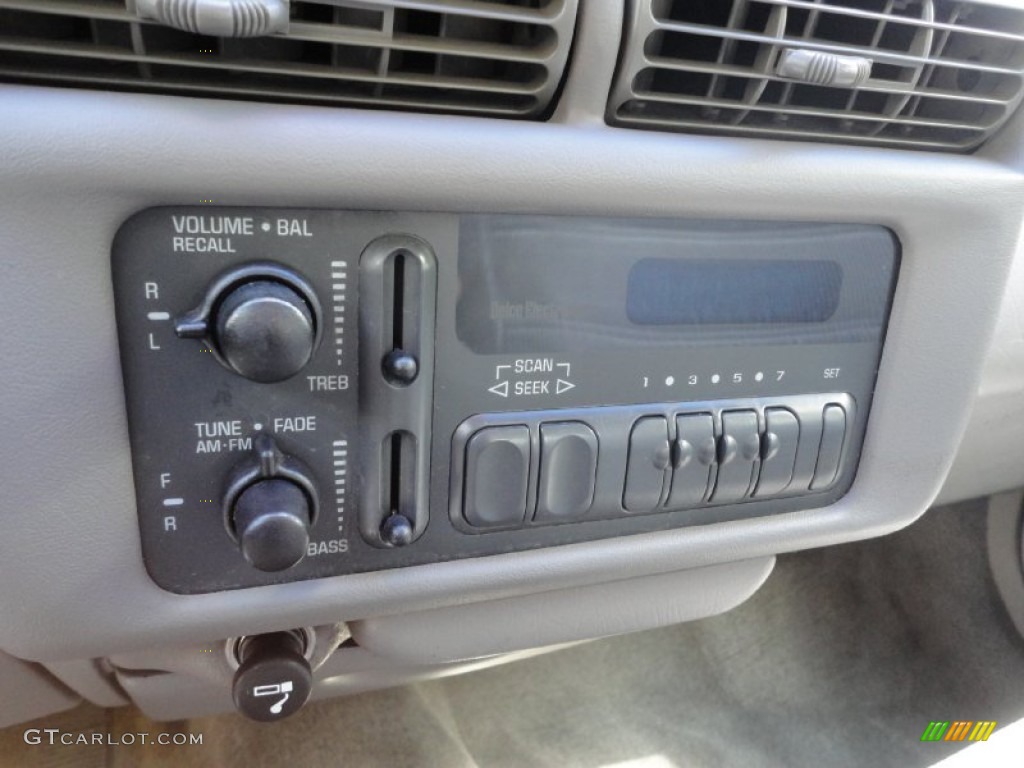 1996 Chevrolet Lumina Standard Lumina Model Audio System Photo #53294628