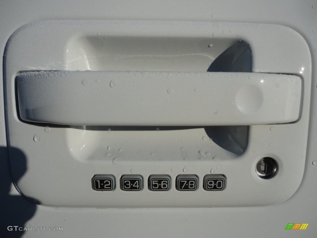 2011 F150 Lariat SuperCrew 4x4 - Oxford White / Black photo #11