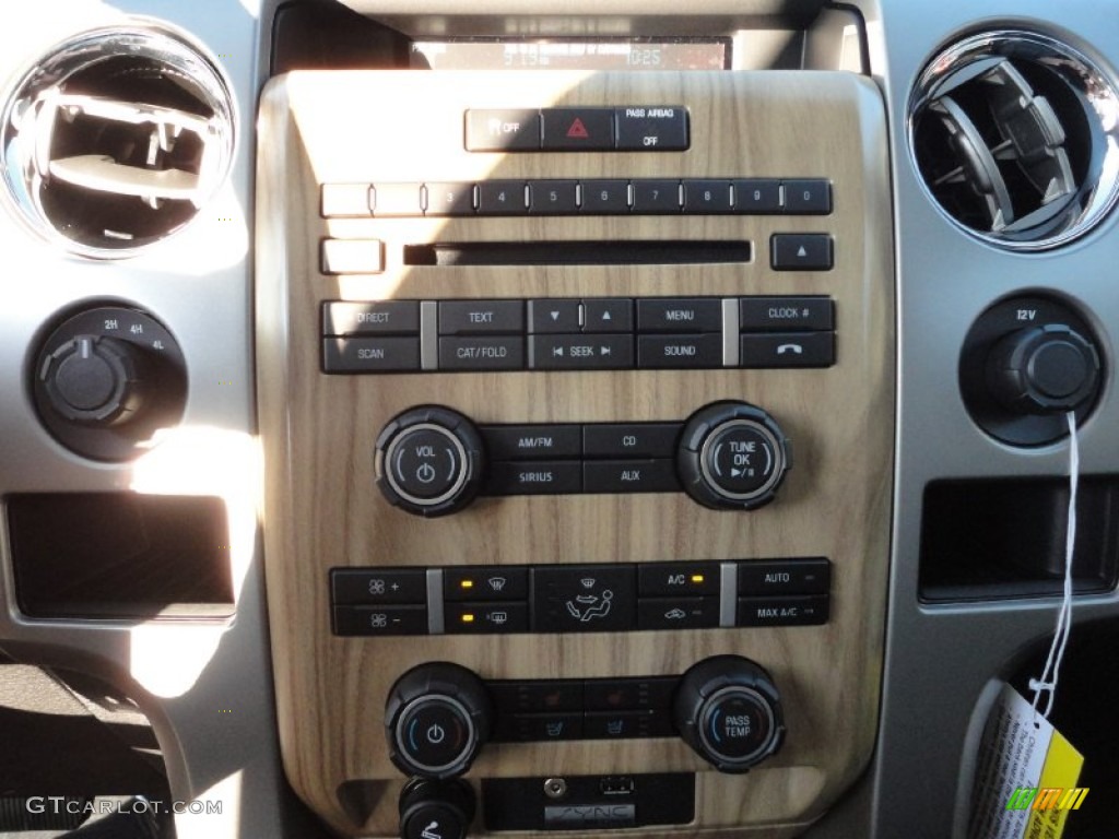 2011 F150 Lariat SuperCrew 4x4 - Oxford White / Black photo #18