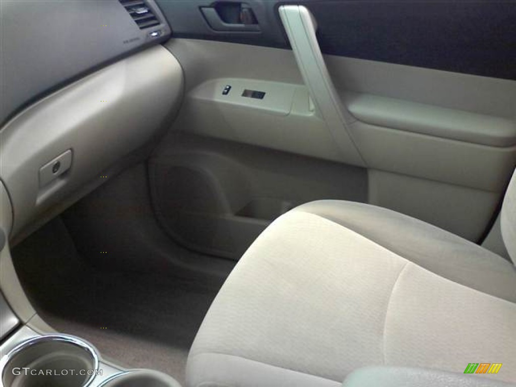 2009 Highlander  - Blizzard White Pearl / Sand Beige photo #11