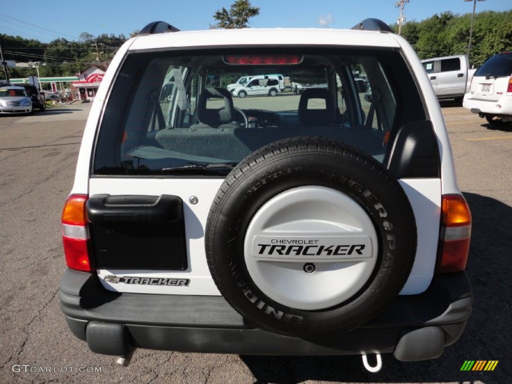 2002 Tracker 4WD Hard Top - White / Medium Gray photo #3