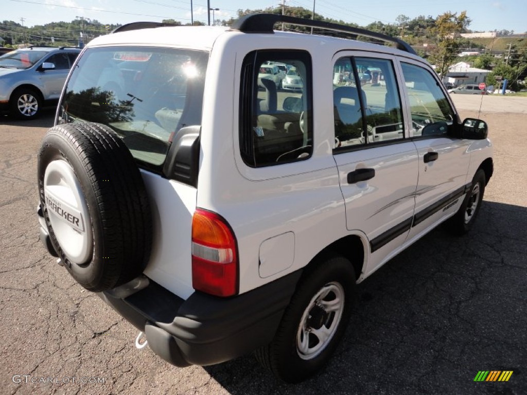 2002 Tracker 4WD Hard Top - White / Medium Gray photo #4