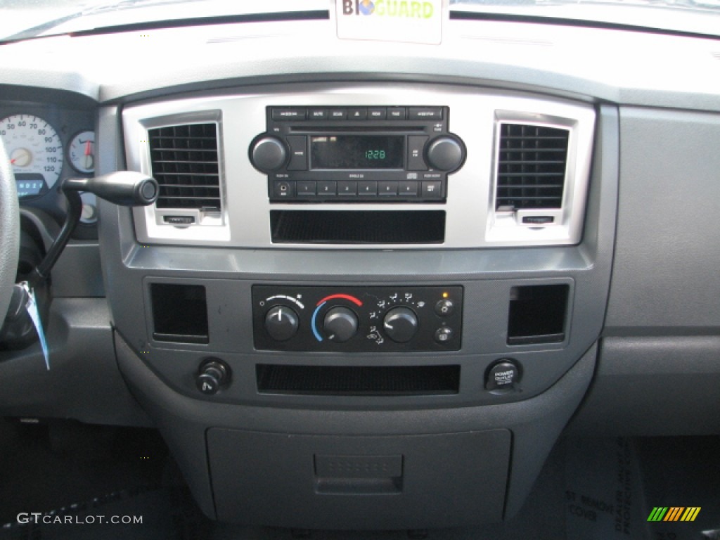 2007 Dodge Ram 1500 SLT Quad Cab Controls Photo #53300982