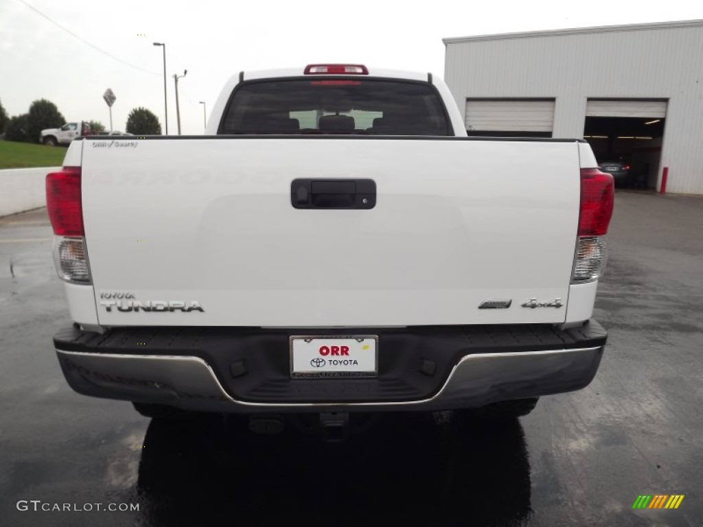 2011 Tundra CrewMax 4x4 - Super White / Black photo #6