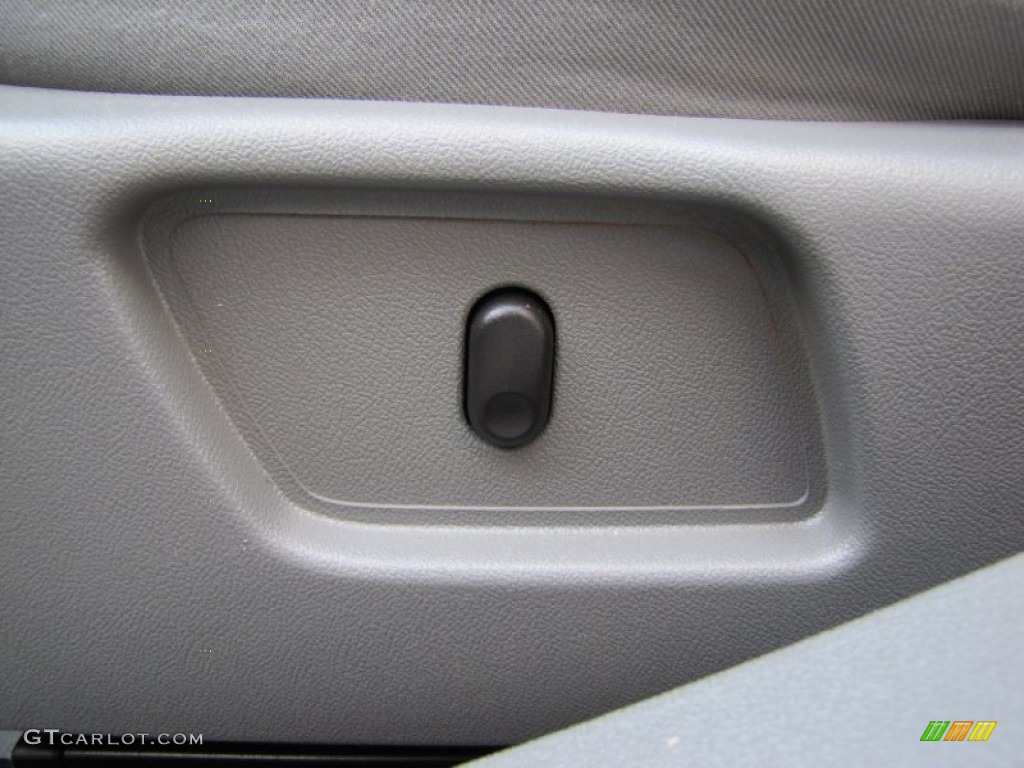 2008 Chevrolet Malibu LS Sedan Controls Photo #53304132
