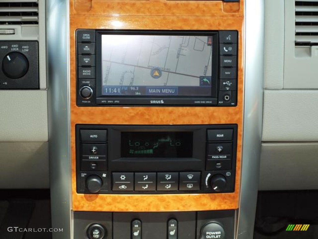 2009 Chrysler Aspen Limited 4x4 Navigation Photo #53304228