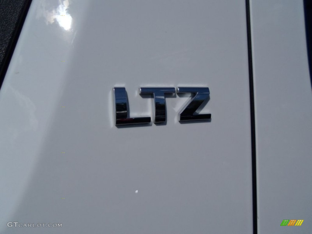 2011 Avalanche LTZ 4x4 - Summit White / Dark Titanium/Light Titanium photo #10
