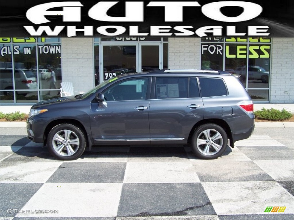 Magnetic Gray Metallic Toyota Highlander