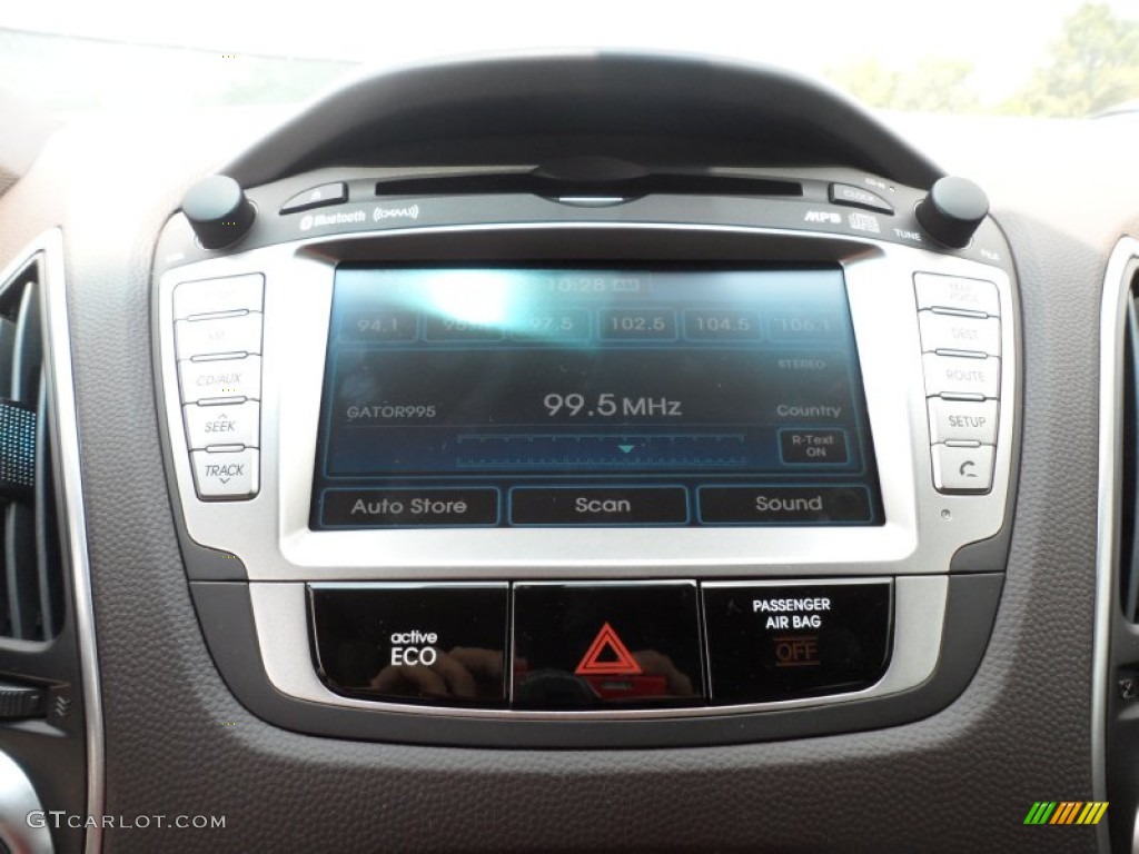 2012 Hyundai Tucson Limited Controls Photo #53316666