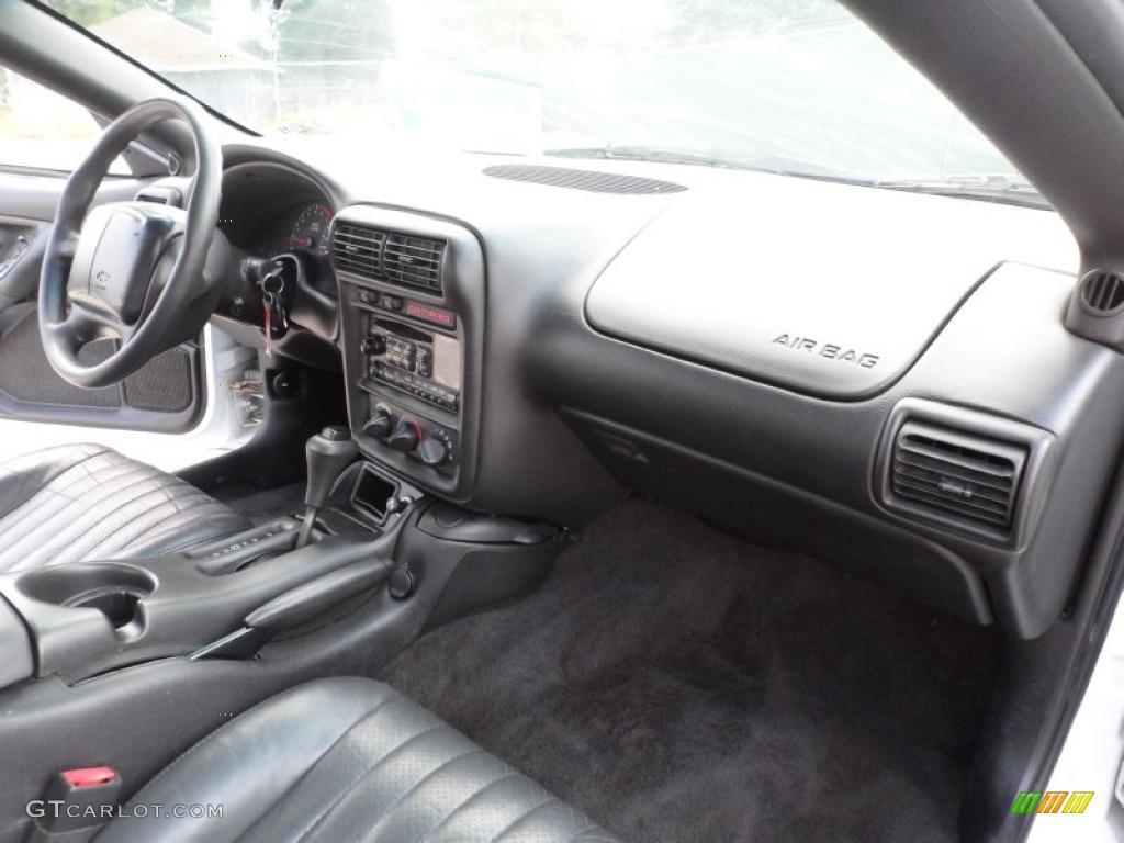 2001 Chevrolet Camaro Coupe Ebony Dashboard Photo #53317164