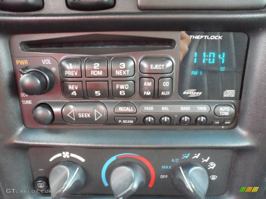 2001 Chevrolet Camaro Coupe Audio System Photos