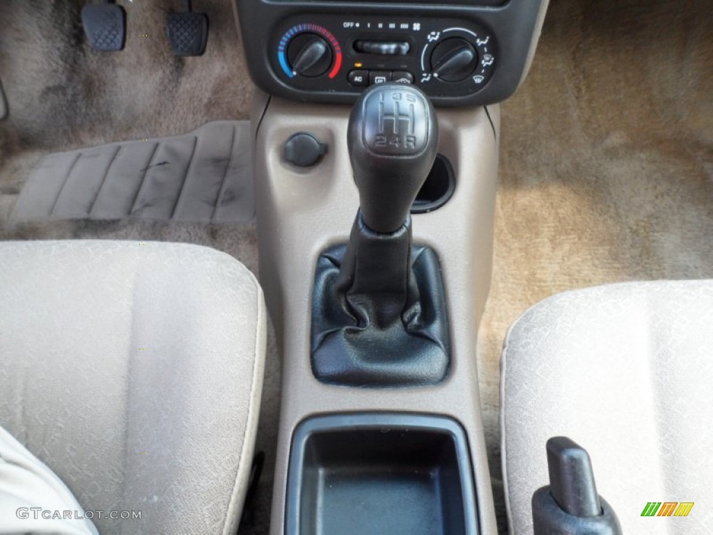 2001 Saturn S Series SL1 Sedan Transmission Photos