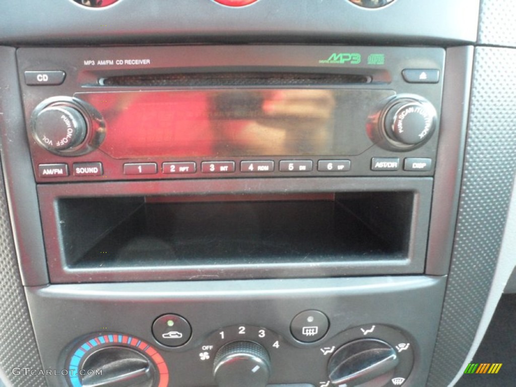 2004 Chevrolet Aveo Hatchback Audio System Photo #53319528