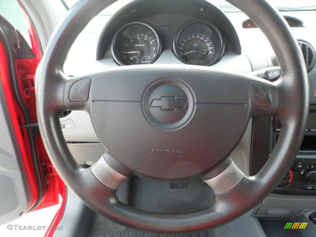 2004 Chevrolet Aveo Hatchback Gray Steering Wheel Photo #53319615