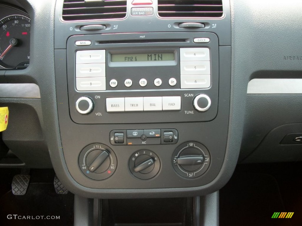 2009 Volkswagen Jetta S Sedan Controls Photo #53320480