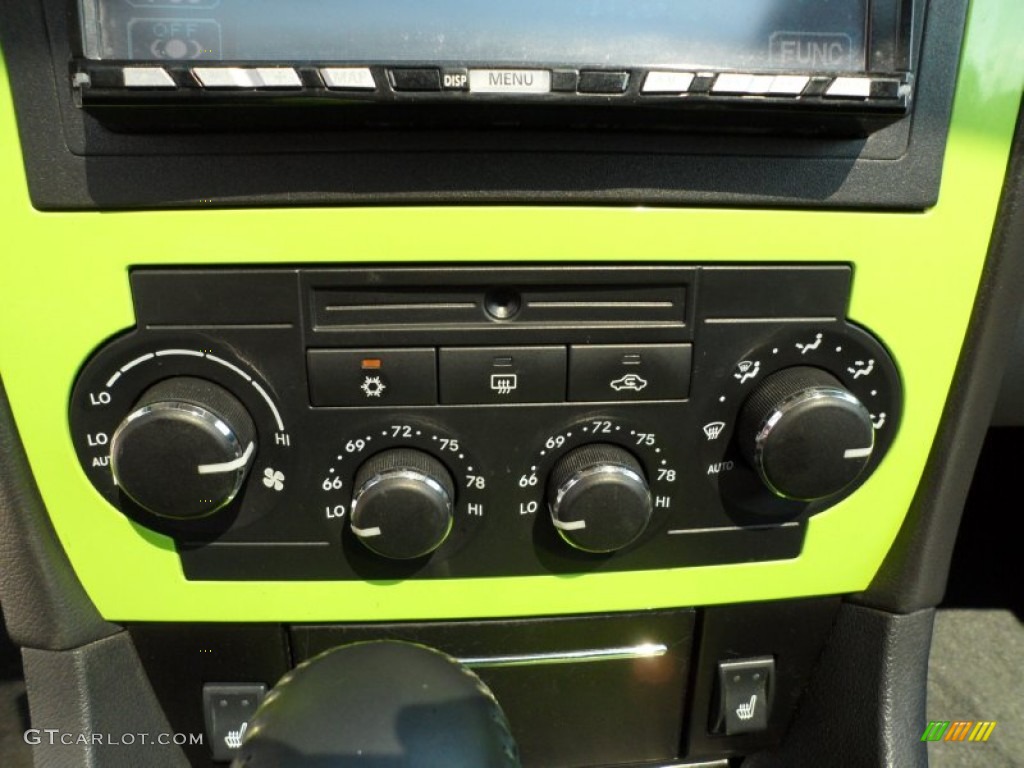 2007 Dodge Charger R/T Daytona Controls Photo #53322241
