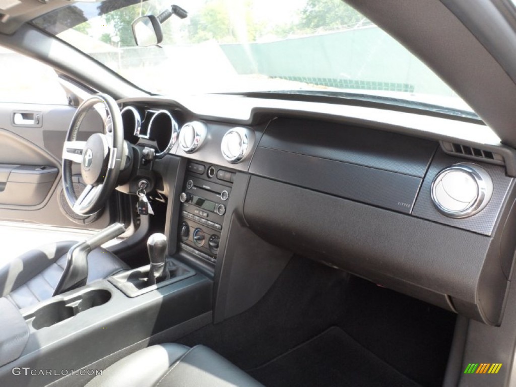 2008 Ford Mustang GT Premium Coupe Dark Charcoal Dashboard Photo #53322649