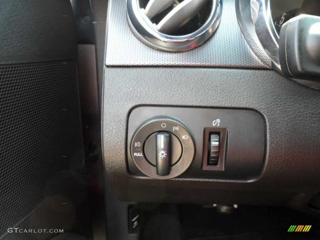 2008 Ford Mustang GT Premium Coupe Controls Photo #53322793