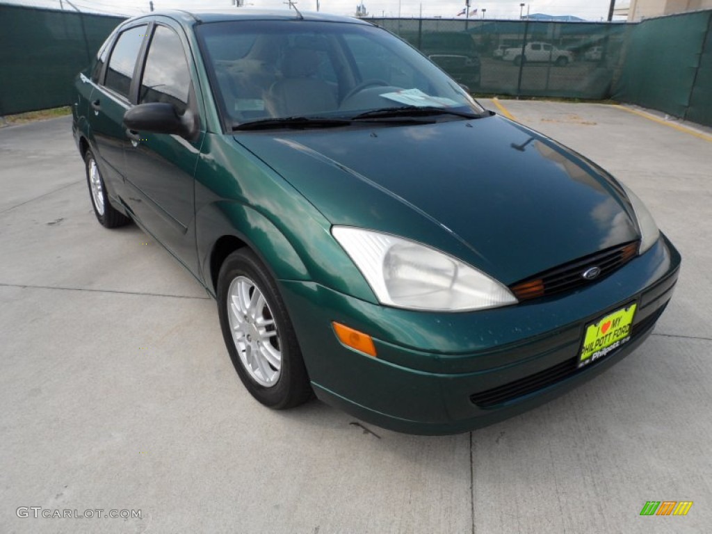 2000 Focus ZTS Sedan - Rainforest Green Metallic / Medium Parchment photo #1