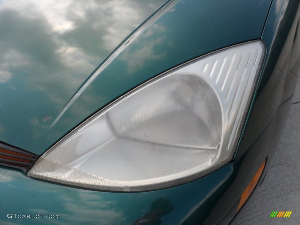 2000 Focus ZTS Sedan - Rainforest Green Metallic / Medium Parchment photo #10