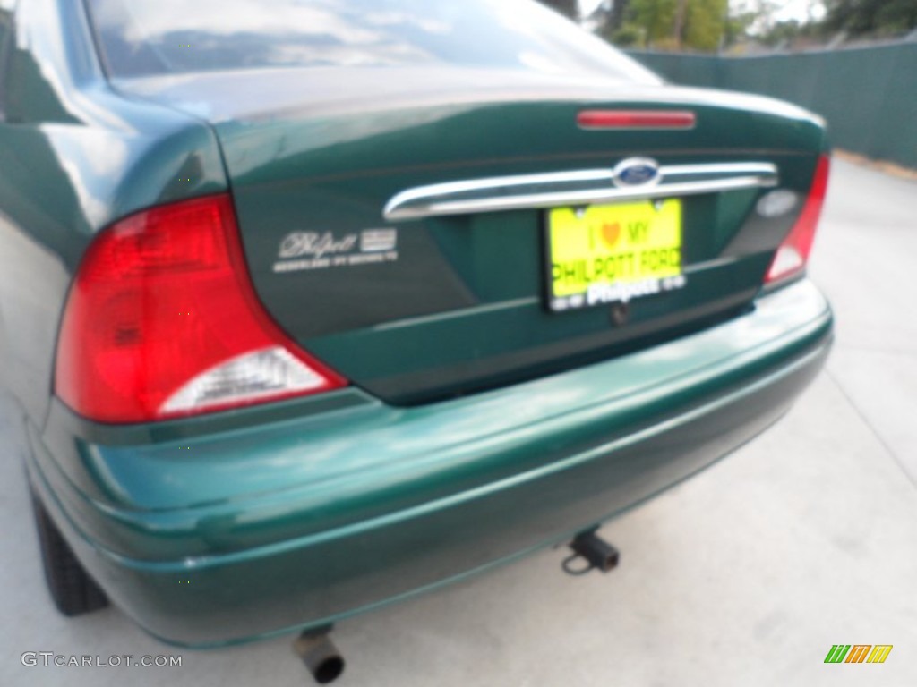 2000 Focus ZTS Sedan - Rainforest Green Metallic / Medium Parchment photo #19