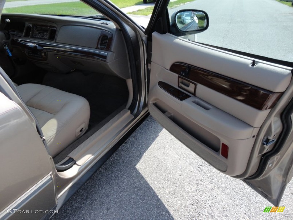 2004 Grand Marquis LS - Gold Ash Metallic / Medium Parchment photo #15