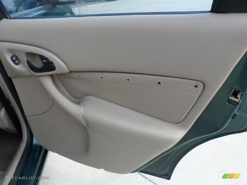 2000 Focus ZTS Sedan - Rainforest Green Metallic / Medium Parchment photo #25