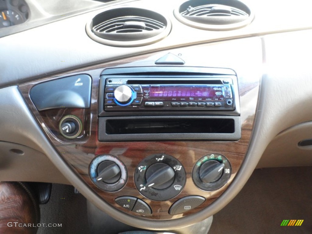 2000 Ford Focus ZTS Sedan Controls Photo #53323741