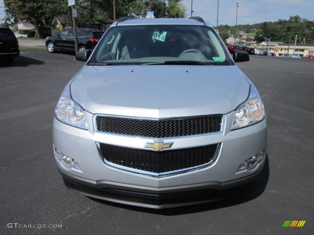 2012 Traverse LS AWD - Silver Ice Metallic / Dark Gray/Light Gray photo #2