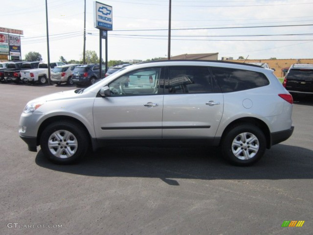 2012 Traverse LS AWD - Silver Ice Metallic / Dark Gray/Light Gray photo #4