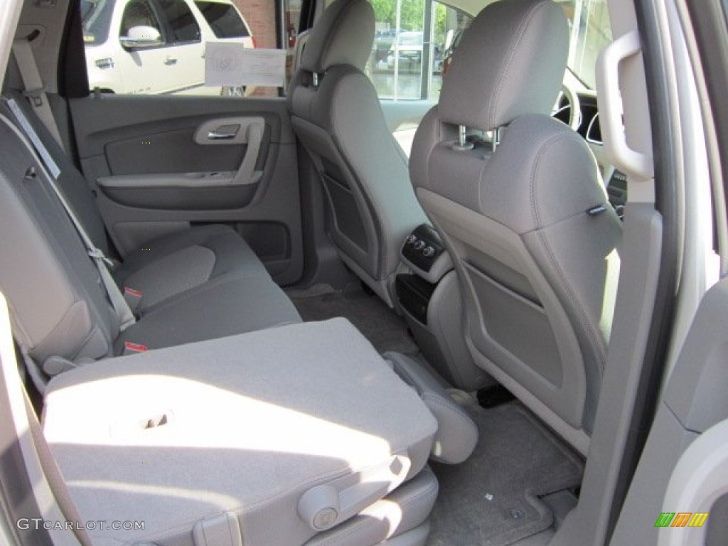 2012 Traverse LS AWD - Silver Ice Metallic / Dark Gray/Light Gray photo #12