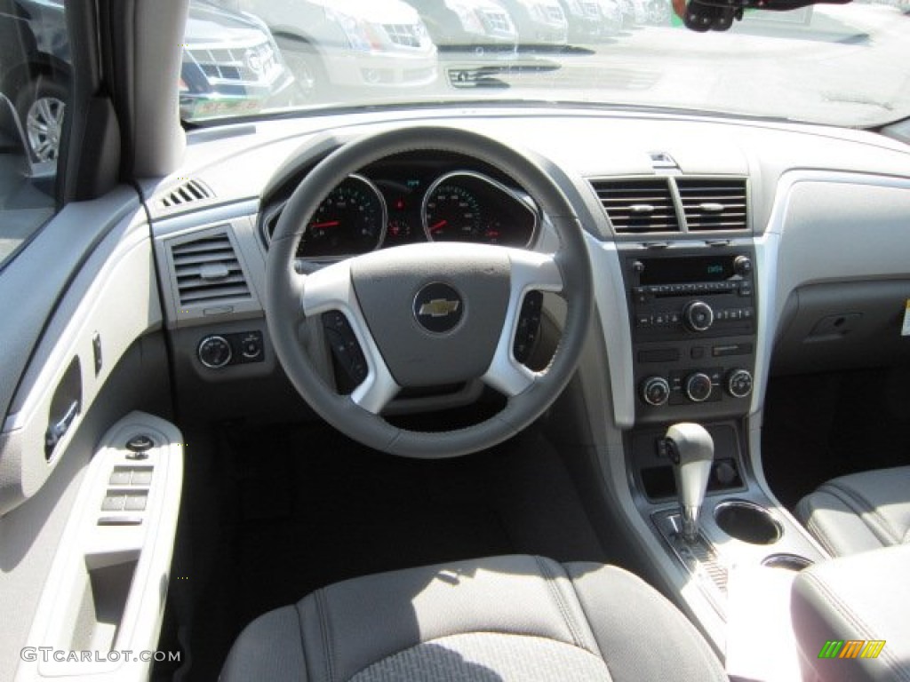 2012 Traverse LS AWD - Silver Ice Metallic / Dark Gray/Light Gray photo #15