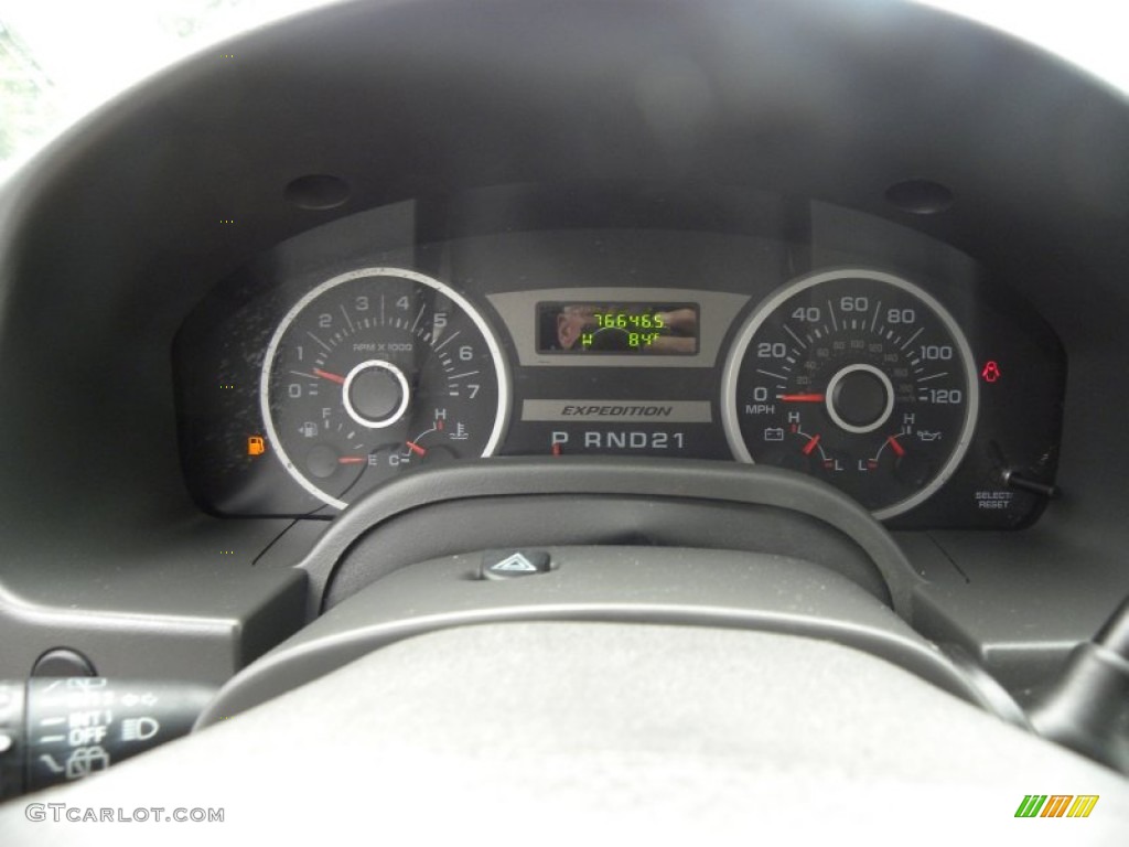 2005 Ford Expedition XLS Gauges Photos