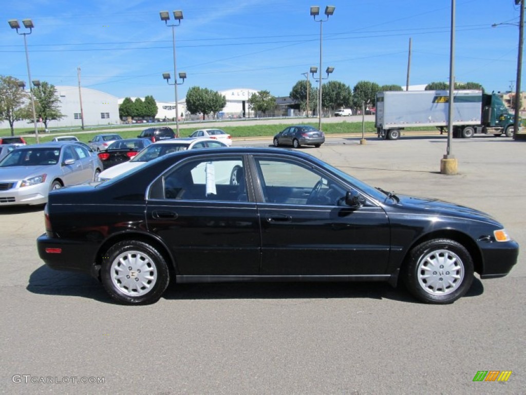1997 Accord EX Sedan - Flamenco Black Pearl / Black photo #7