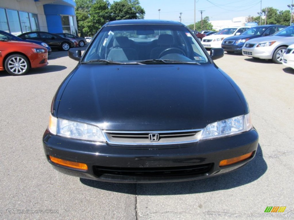 1997 Accord EX Sedan - Flamenco Black Pearl / Black photo #9