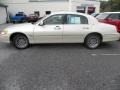 2002 White Pearlescent Metallic Lincoln Town Car Cartier  photo #2
