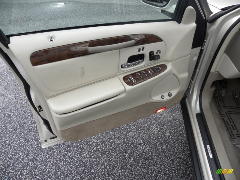 2002 Lincoln Town Car Cartier Light Parchment Door Panel Photo #53327008
