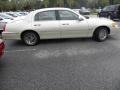 2002 White Pearlescent Metallic Lincoln Town Car Cartier  photo #13