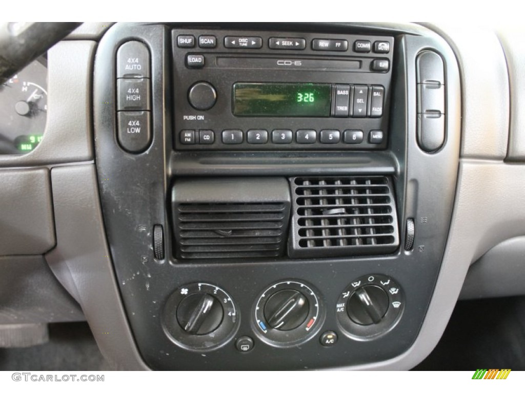 2002 Ford Explorer XLT 4x4 Audio System Photo #53331381