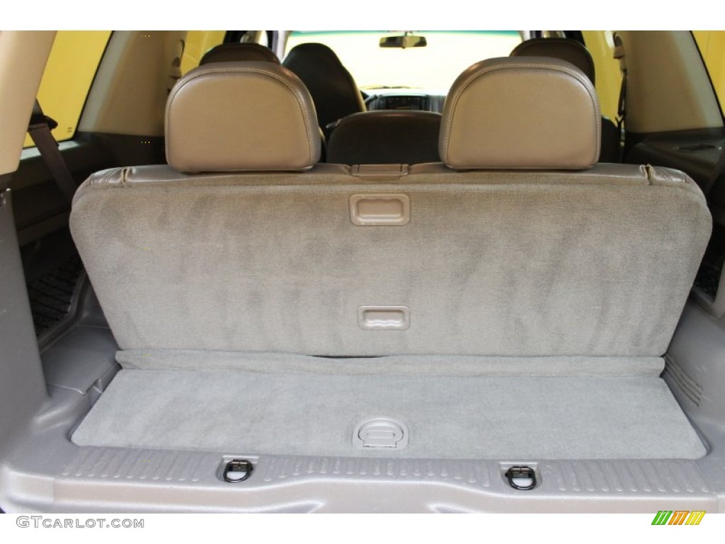 2002 Ford Explorer XLT 4x4 Trunk Photo #53331486