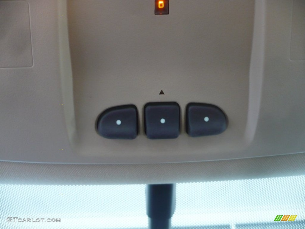 2009 Outlook XR AWD - Silver Moss Green / Tan photo #31