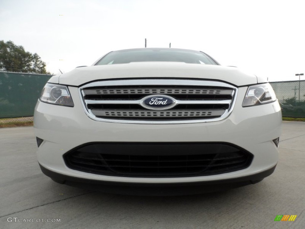 White Suede 2012 Ford Taurus SE Exterior Photo #53336575