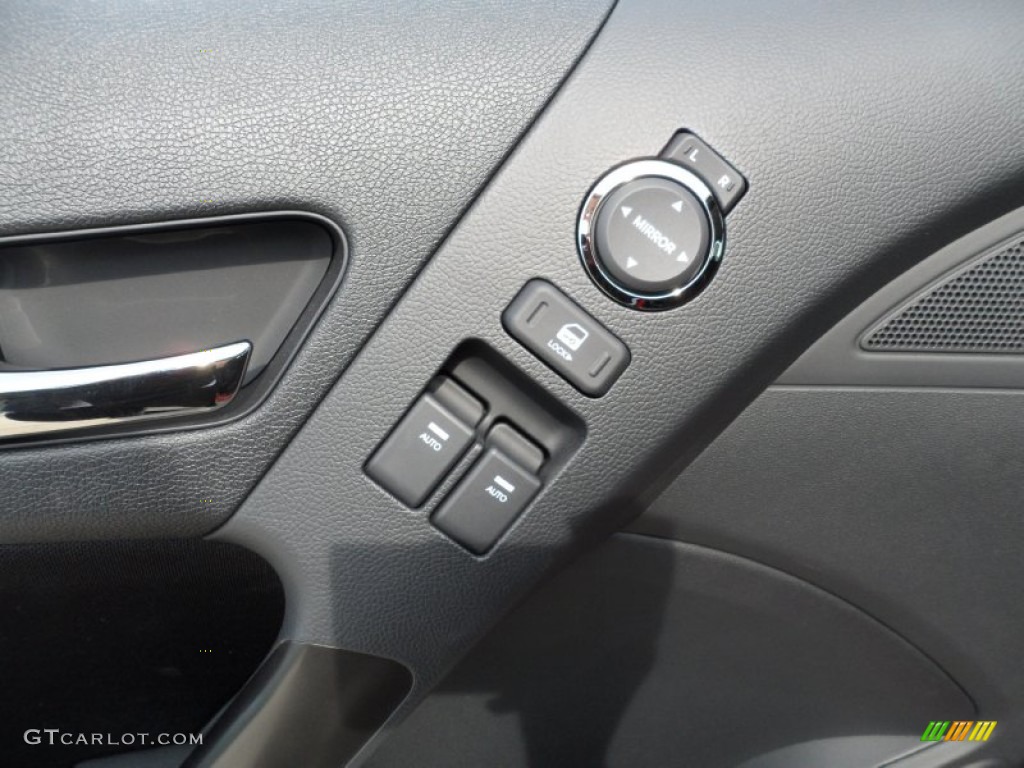 2012 Hyundai Genesis Coupe 2.0T Controls Photo #53337604