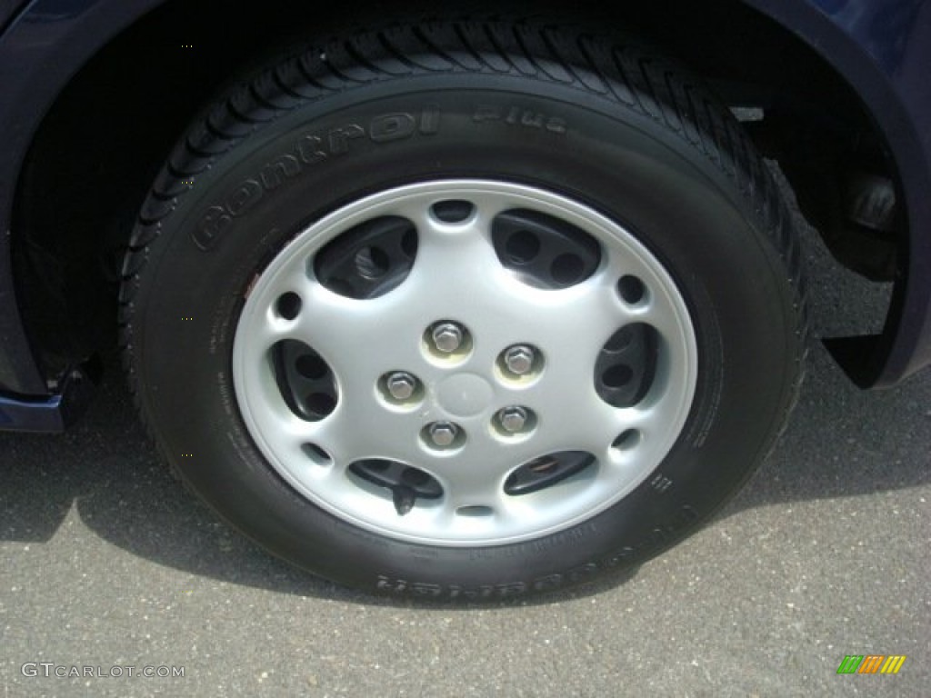 2001 Oldsmobile Alero GL Sedan Wheel Photo #53338591