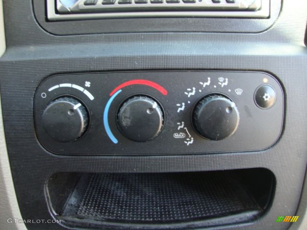 2003 Dodge Ram 1500 ST Regular Cab Controls Photos